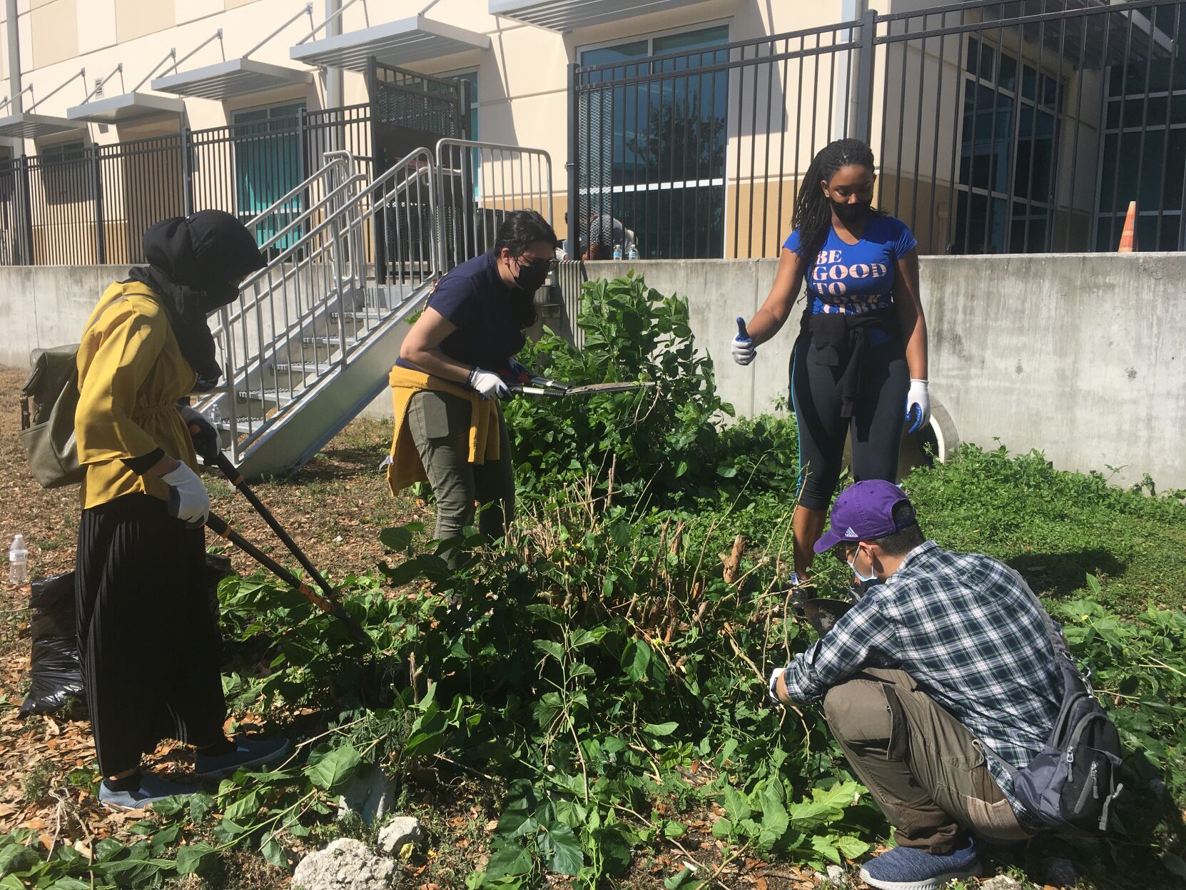 UCF downtown volunteers at Coalition for the homeless